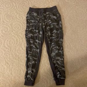 Justice camouflage cargo jogger\jeans